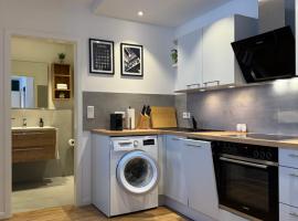 Gehobene Auszeit in Zwenkau - top ausgestattete Ferienwohnung - nur 500m bis zum Hafen, hotel v mestu Zwenkau