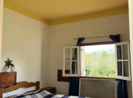 Habitación con baño privado con cocina separada