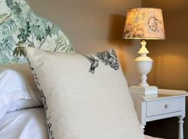 Viesnīca Hôtel Traiteur Les Ormes, The Originals Relais pilsētā Barnevila-Karterē