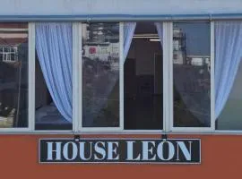 House Leon