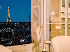 2P Studio - Eiffel Tower View - Romantic Suite-A-C