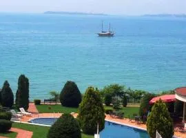 Sun Palace apartments