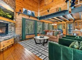 Bearfoot Pines - True Log Cabin - Wi-Fi, Hot Tub, Fishing, Deck with views! - Mins to PF