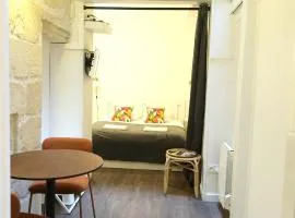 Studio atypique neuf Tourny hyper centre Bordeaux