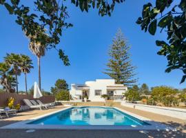 Can Americano, el mejor lugar para una escapada en familia a Ibiza, Hotel in Montecristo