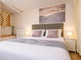 Duplex 54 m2, 2 chambres, 3 lits, climatisé avec parking privé 500 m du centre - Gîtes La Tarine