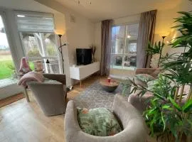 Gezellige vakantiewoning aan het water in Ewijk - recreational only no workers