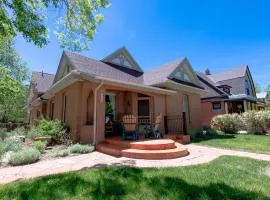 Le Petit Soliel - In-Town Home, Ready for Your Whole Family!