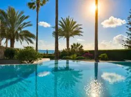 Beachfront 7 Bdr SPA Villa