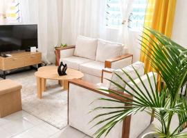 Côté Plage Kribi Studio Soleil, hotel di Kribi