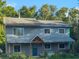 Wiarton में, होटल Larkwhistle SAUNA CHICKENS Near BEACHES