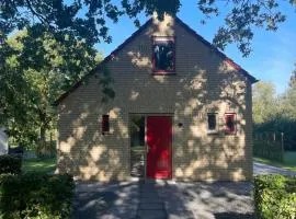 Sunny Family Bungalow by the Lake