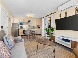 Covare #2 - Walk to St Pete Beach & Restaurants!