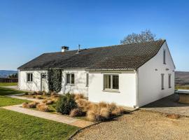 Lovely Home In Rendeux With Sauna, Hotel in Rendeux