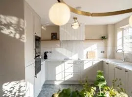 4BR Home and Parking with CCTV Contractors & Family