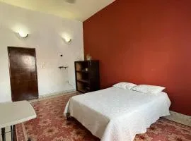 Habitación Mediana con Piscina