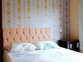 Village vila verde, hotel i Itaitu