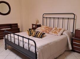 Casa in centro a Giarre, Hotel in Giarre