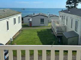 Sandhills Holiday Park Astounding Sea Views, hotel Bembridge-ben