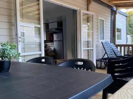 Mobilhome proche océan, piscine chauffée, viešbutis mieste Kapbretonas