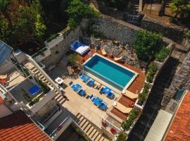 Boutique Heritage Hotel Blanc & Bleu - Capitano, hotel em Herceg-Novi