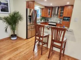 3 Bed 2 Bath, Near UAlbany & MVP Arena, Private Driveway Parking