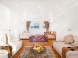 Zahra Al-Nile Luxury Dahabiya, khách sạn ở Cairo