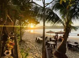 Bungalow Seaview at Zhaya's Beach & cottages