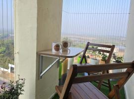 Sherans Cottage โรงแรมในUmargām