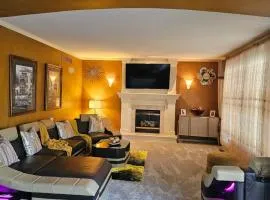 World Cup Getaway, 3400 sqf, 12 min to Arrowhead