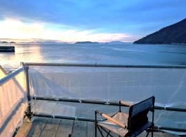 Tiny House ZEN 倉橋島, hotel di Kure