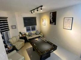 3 Bedroom Bungalow Near Korean Town with Plunge Pool, Hotel in Angeles