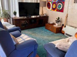 Red Emperor a trendy, modern townhouse in the heart of Esperance, hotel di Esperance