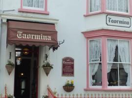 Taormina Guest House, hotel in Tenby