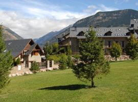 Torres de Vallibierna 7, hotel i Anciles