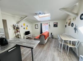 Le Repaire, Rives, 4 pers, Calme, Lit Queen et BZ, Hotel in Rives