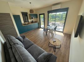 Pétalya Lodge, hotel in Montcornet