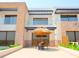 Sifah Beach Front Townhouse、マスカットのホテル