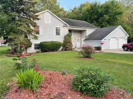3 bedrooms, 2 bath, 4 beds Townhouse