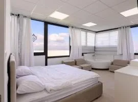 האלפים של הכרמל ומצפה העמקים - וילה ומלונית מול נוף הצפון