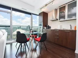 PLUSH Hotel Downtown CN Tower