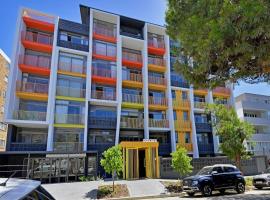 SIX on N - Fluent Serviced Apartments, hotel sa Cape Town