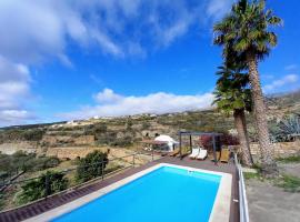 Dome with Pool, Hotel in El Escobonal