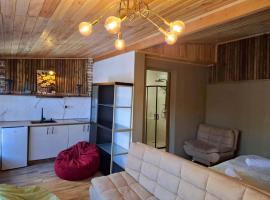 Safari House Tbilisi Wine & Family Hotel, hotel in Tbilisi
