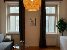 90 m2 Spacious Apartment with Free Parking