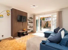 Spacious 3BR Home - Parking - Near Sandbanks Beach