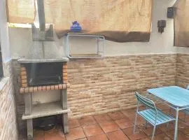 Apto con patio y barbacoa BBQ H de la Reina