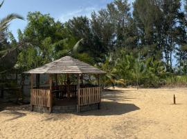 Sara BEACH GARDEN, hotel a Kattankudi