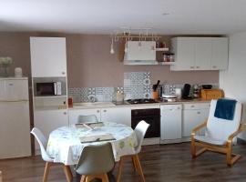 GITE 51 chez PATRICIA, готель у місті La Neuville-aux-Bois