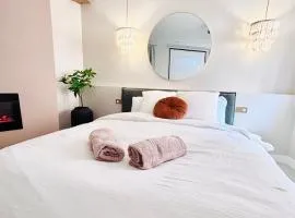 Love room, cinéma et jacuzzi